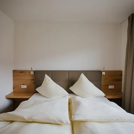 Apartmenthaus Strasswirt De Luxe Tropolach Exterior photo