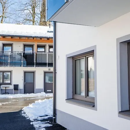 Apartmenthaus Strasswirt De Luxe Tropolach Exterior photo